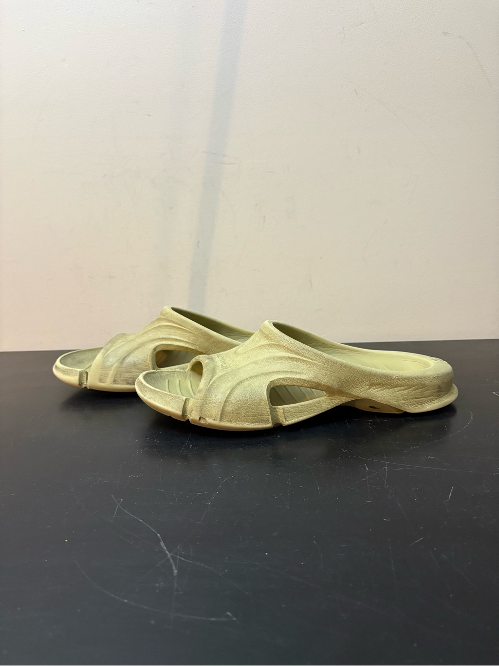 Balenciaga Mold Rubber Slides
